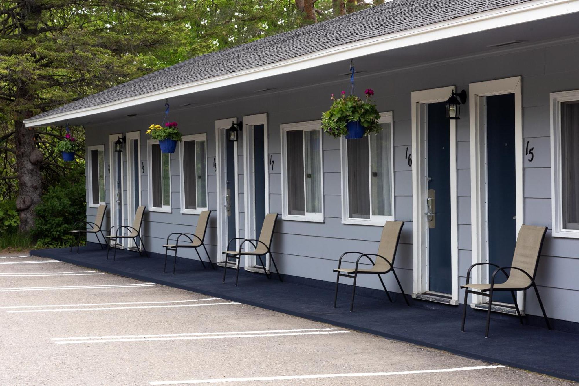 Aurora Inn Kingston Exterior photo