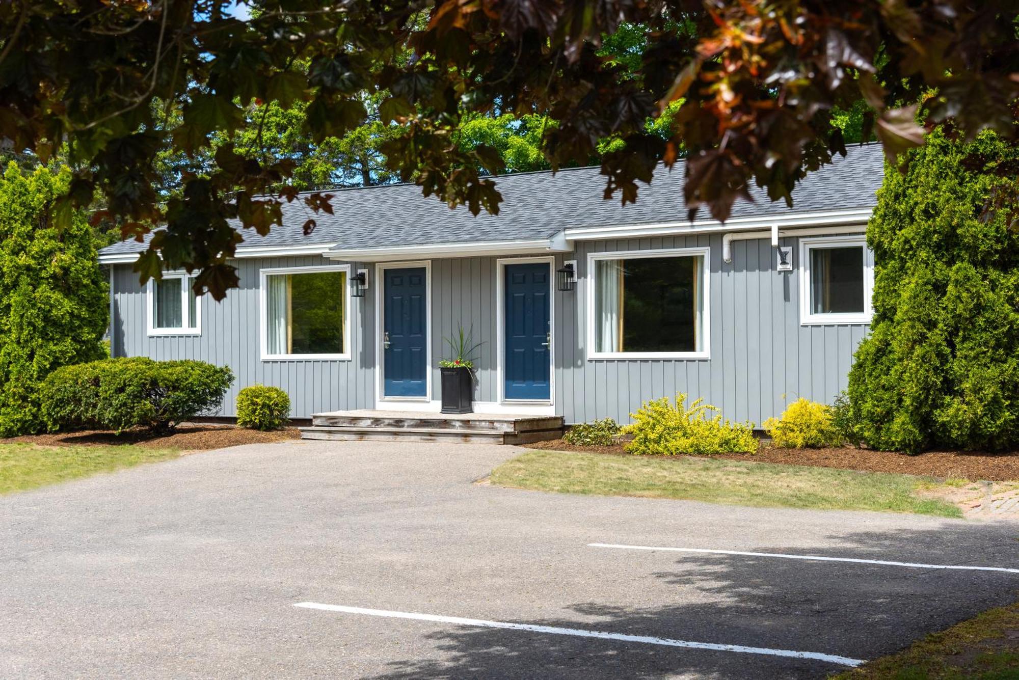 Aurora Inn Kingston Exterior photo