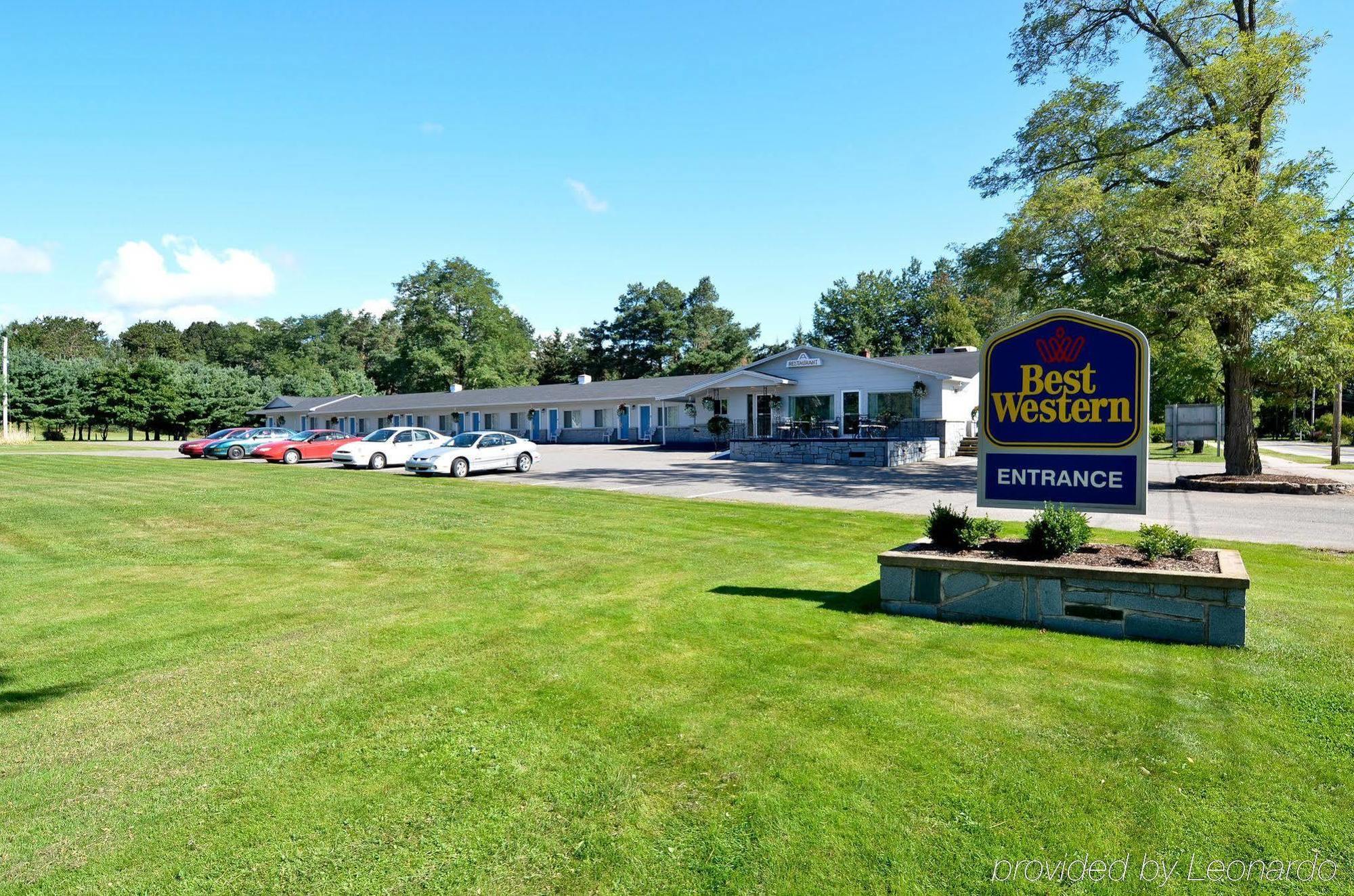 Aurora Inn Kingston Exterior photo
